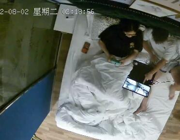 2022-8-3流出安防酒店摄像头TP两对男女年轻情侣玩69式