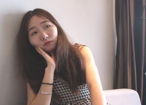 私房新流出大神约炮清纯的美女老师 操她的小黑鲍 完美露脸
