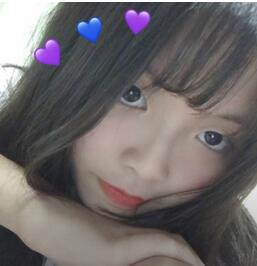 自拍1514 可愛妹子跟網友裸聊被側錄