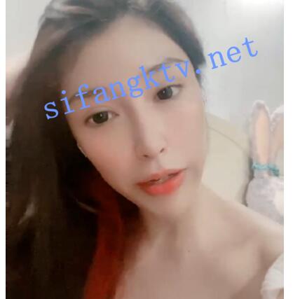 泄密❤️非常骚的极品小姐姐小芭比身材很好一对一听指挥