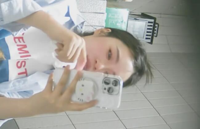 六月新流出写字楼女后景双角度高清偷拍❤️白领姐姐