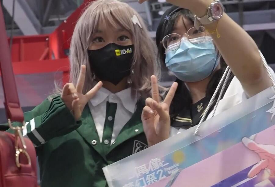【xxn-251】浅黄百褶裙cos小姐姐..粉色骚窄内前后角度CD
