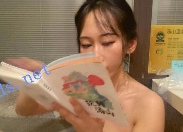 ❤️年度最骚反差人妻婊,表情骚气逼人,做爱合集流出(2)