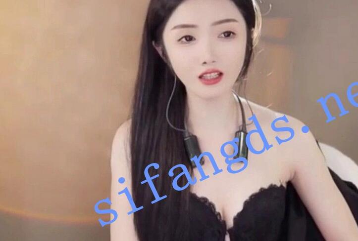 ✅stripchat【Eimile】C2C专属私聊 全裸露脸 跳蛋自慰大秀