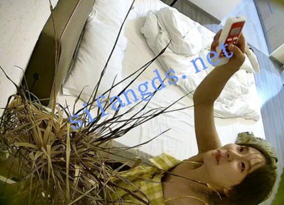 极品黄裙美女和男友清早起床前日常啪啪 【1.9G】
