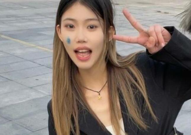 无良小伙连续几次迷玩高颜值小姐姐