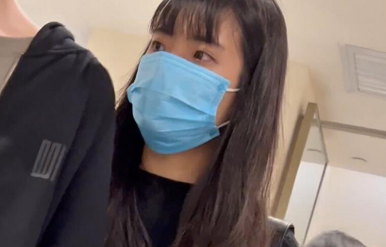 【KFC】身材极品的靓女买衣服。超短裙黑丝袜白内低角度CD