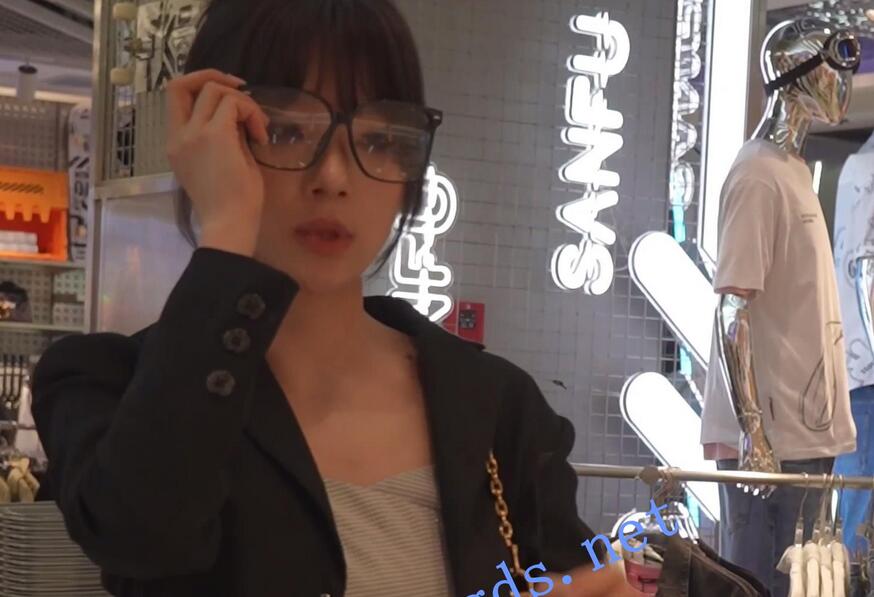 (BC-B-215)丝袜6部合辑..牛仔裙美女肉丝弯腰内裤贴镜头