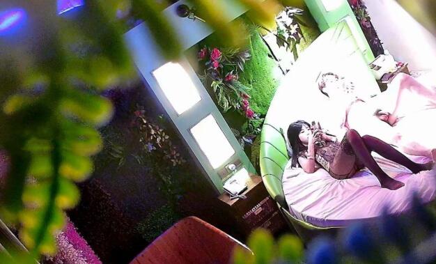 ✅校园系列-典型学渣美女穿黑丝蒙眼睛床上骚