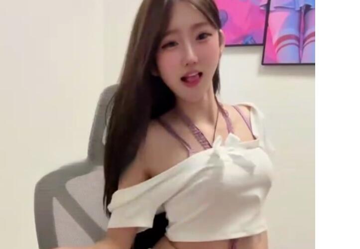 快手 嫩妹 胡逗逗 好身材妹子 露点 大尺度付费定制自拍合集