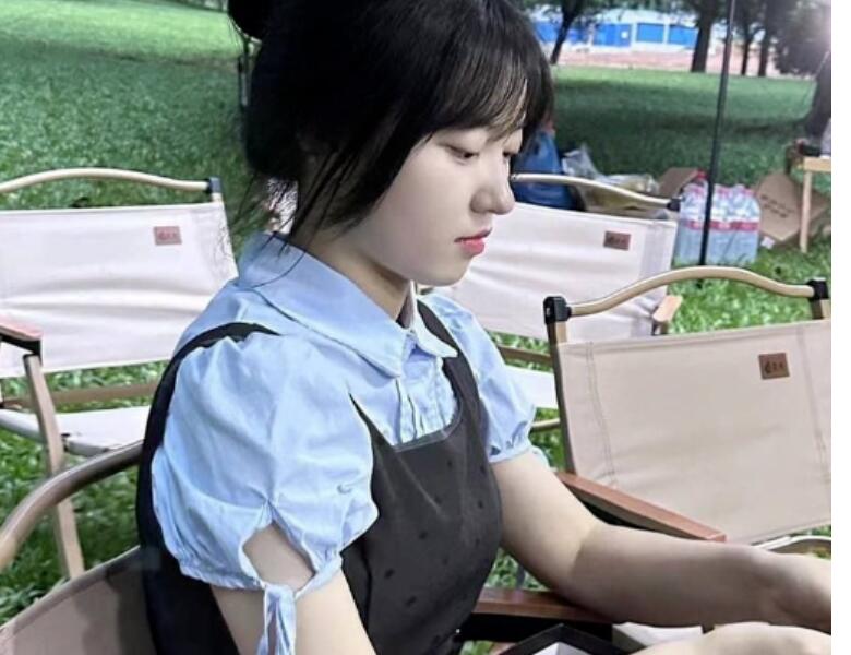 广东东莞01年甜妹❤️刘鑫❤️被包养做爱视频流出 极品酮体上位骑乘