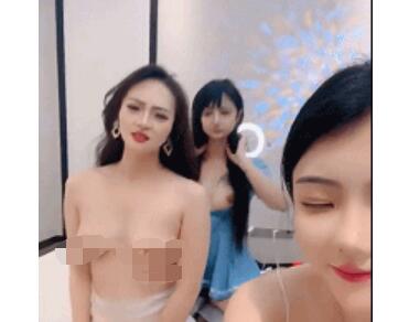 【三姐妹同框】奶球的球迷车模闺蜜们，蓝衣妹妹超级漂亮