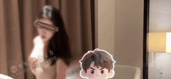 ✨推特新晋高质量NTR绿帽夫妻明星颜值极品「ROSEWU」8.23新作【NTR人妻系列】情趣的极限拉扯 女上位双机位第一视角