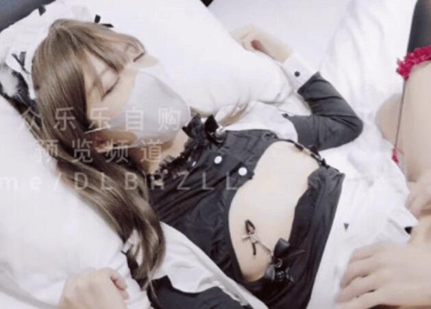 ✨9月2日最新推特超强性张力「小巧芋艿taro」美腿丝袜女仆芋艿用身体服侍主人