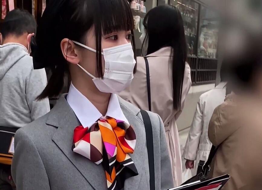【日产精选】092两部制服肉丝导游。蕾丝内裤前后抄底