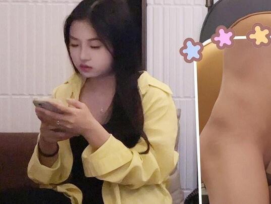 探花成昆❤️今天约这个妹子来的时候感觉很眼熟好像之前干过清纯小脸没想到脱了衣服有点微胖但是下面是真的很紧