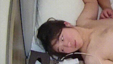 主题酒店 11-2 邻家系的丰腴极品小美女 肤白貌美有肉肉 胸大臀翘配合好 一边玩手机 一边吃鸡巴