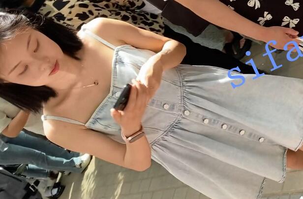 （空城原创）吊带牛仔连衣裙小姐姐，干净白N包裹肉臀