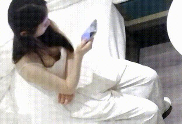 天眼偷拍 9-2 小姐姐一副清纯玉女的形象 却以妓入道 被男人以棍伏之 美女与野兽之间的黑白配