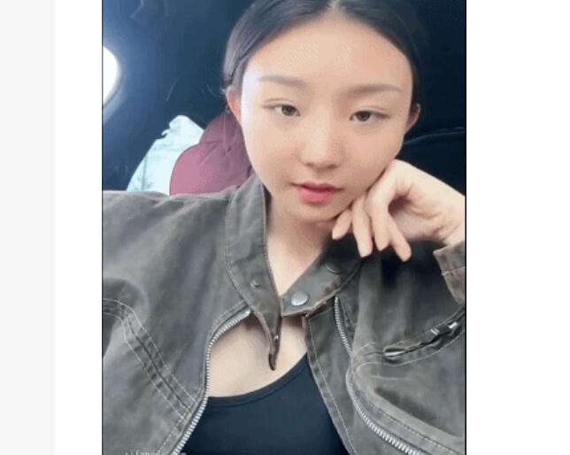 体操美少女下海【可可奶蛋】商场健身房公共场所露出跳蛋自慰喷水，高难度一字马瑜伽大尺度！